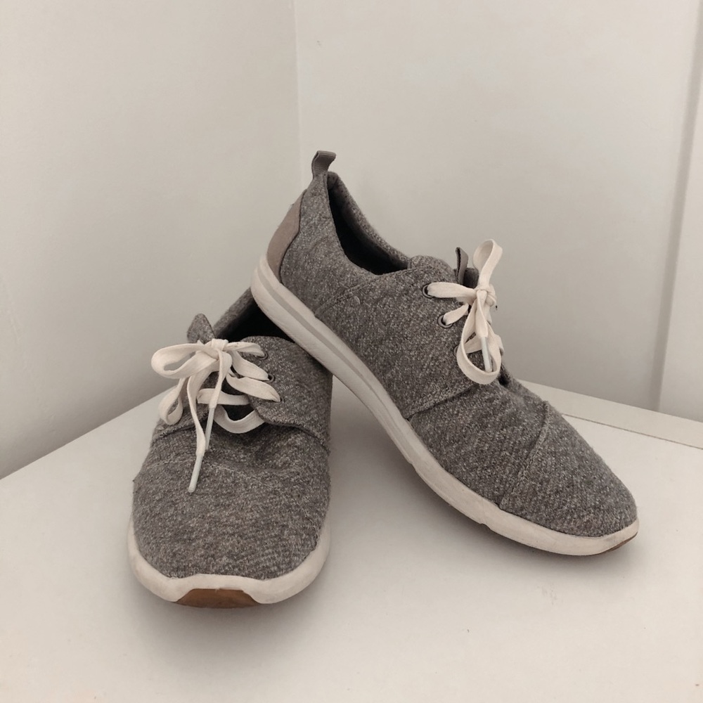 Toms